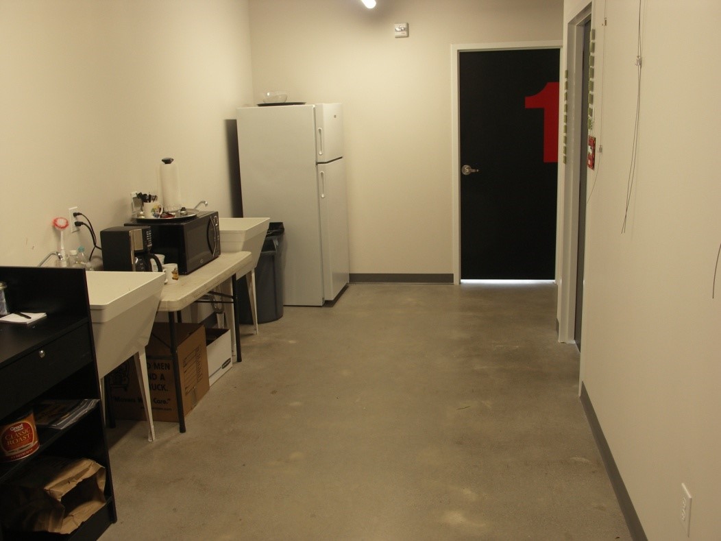 View of the clean-up / break room area.